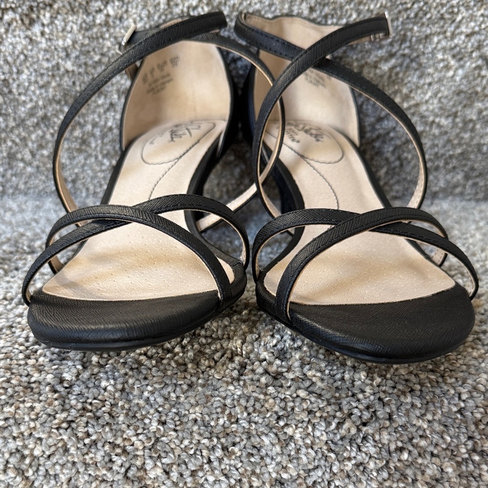 NIB Life Stride “Flaunt” Black Pleather Strappy Heels - Picture 5 of 9